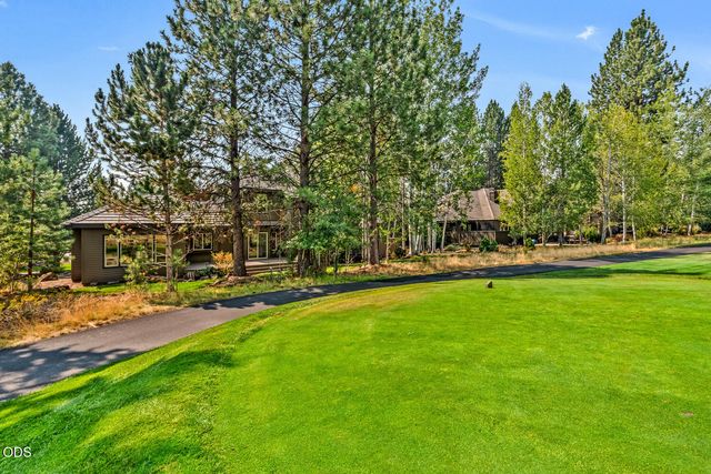 61524 Tam McArthur Loop, Bend, OR 97702