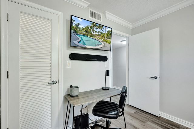 1125 NE 16th Place 209, Fort Lauderdale, FL 33305