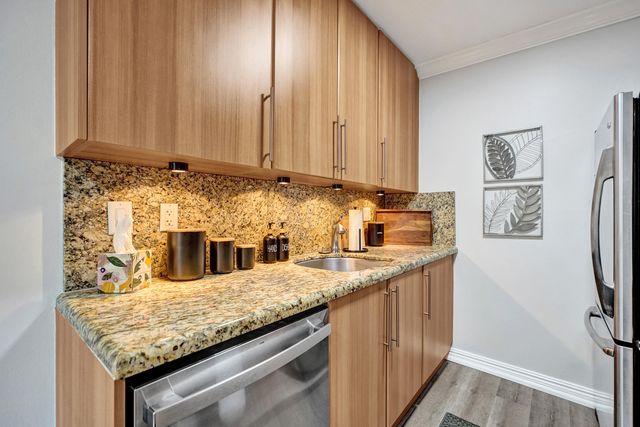 1125 NE 16th Place 209, Fort Lauderdale, FL 33305