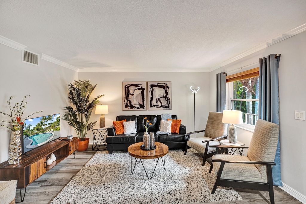 1125 NE 16th Place 209, Fort Lauderdale, FL 33305