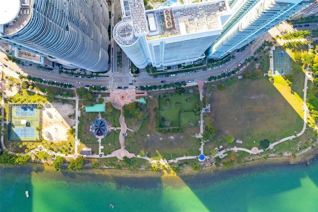 2000 N Bayshore Dr 909, Miami, FL 33137