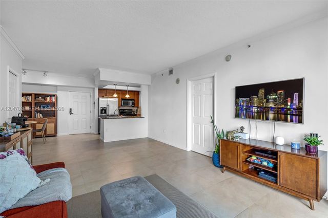 2000 N Bayshore Dr 909, Miami, FL 33137