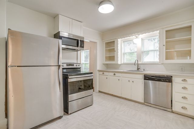 3241 Greene Avenue, Fort Worth, TX 76109