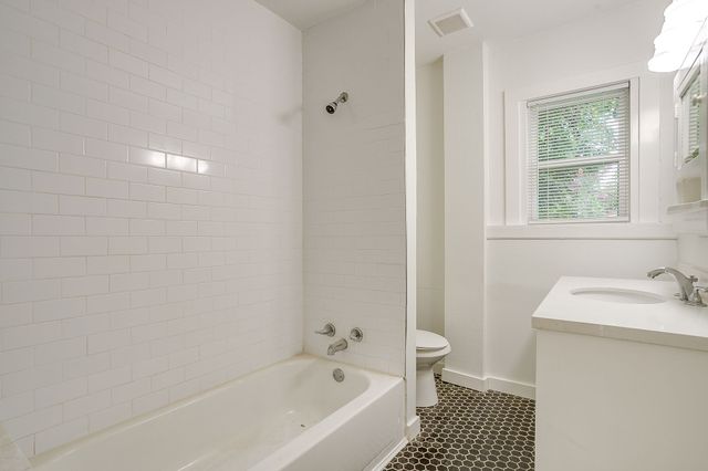 3241 Greene Avenue, Fort Worth, TX 76109