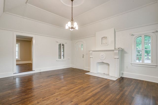 3241 Greene Avenue, Fort Worth, TX 76109
