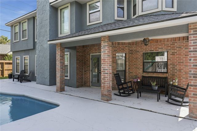 202 Augusta Dr, Portland, TX 78374
