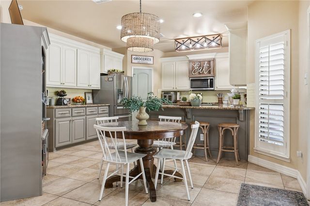 202 Augusta Dr, Portland, TX 78374