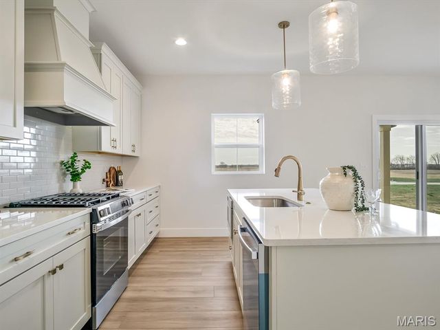 3118 Ashville Drive, Glen Carbon, IL 62034