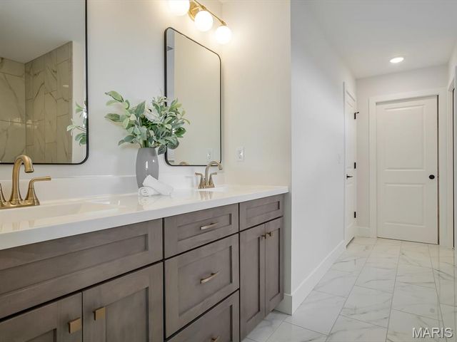 3118 Ashville Drive, Glen Carbon, IL 62034