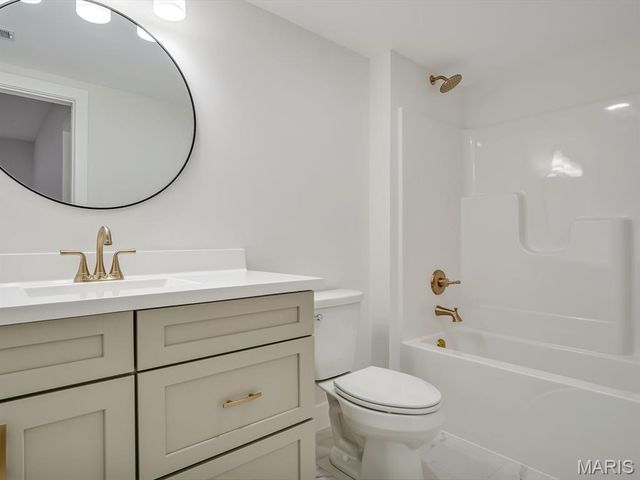 3118 Ashville Drive, Glen Carbon, IL 62034