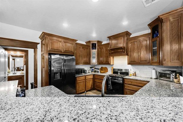 1022 Skyridge Dr, Elgin, OK 73538