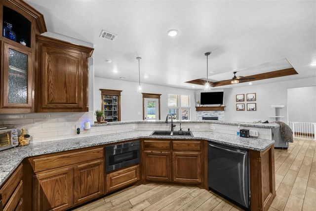 1022 Skyridge Dr, Elgin, OK 73538