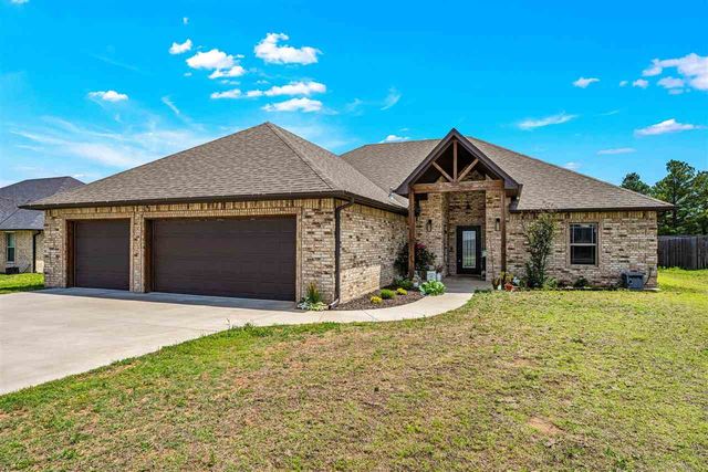 1022 Skyridge Dr, Elgin, OK 73538