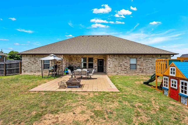 1022 Skyridge Dr, Elgin, OK 73538