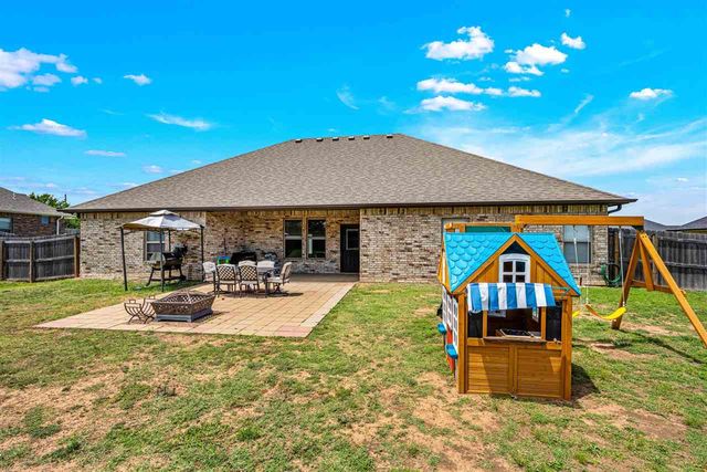 1022 Skyridge Dr, Elgin, OK 73538