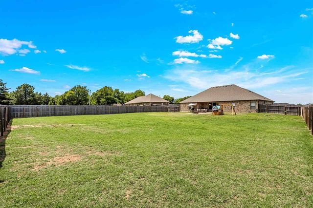 1022 Skyridge Dr, Elgin, OK 73538