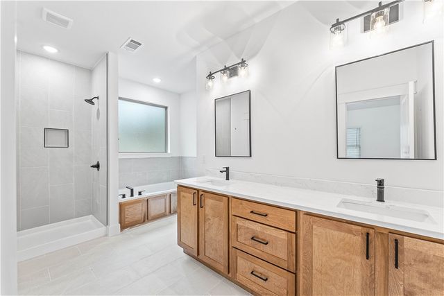 16 Celtic Drive, Bella Vista, AR 72714