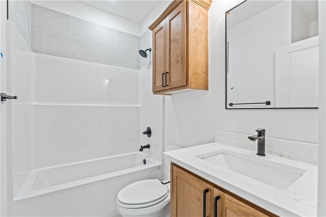 16 Celtic Drive, Bella Vista, AR 72714