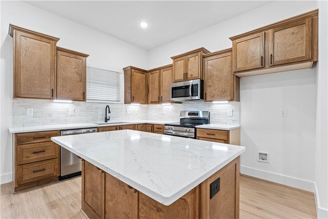 16 Celtic Drive, Bella Vista, AR 72714