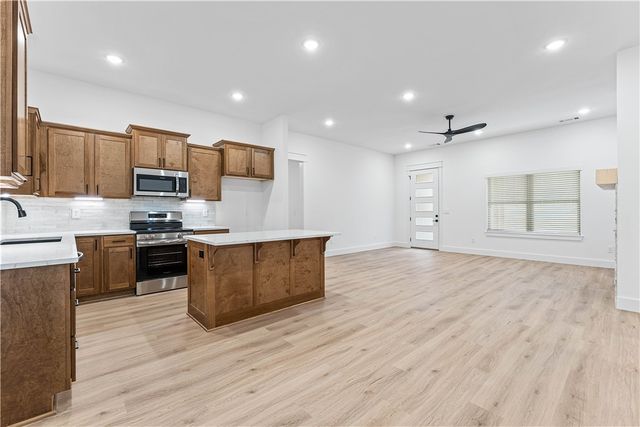 16 Celtic Drive, Bella Vista, AR 72714