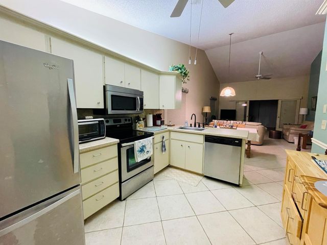 7786 SE Sugar Sand Circle, Hobe Sound, FL 33455