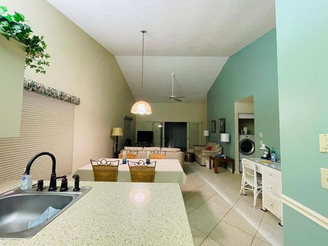 7786 SE Sugar Sand Circle, Hobe Sound, FL 33455