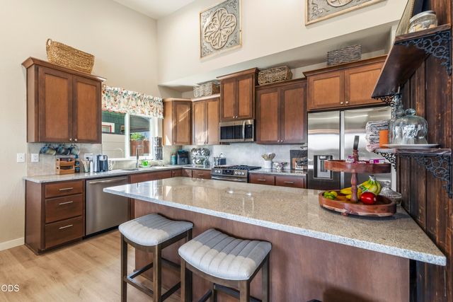 1681 Thomas Road, Medford, OR 97501