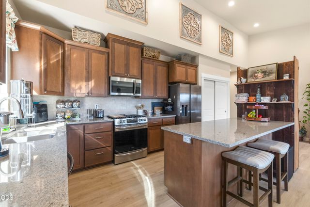 1681 Thomas Road, Medford, OR 97501