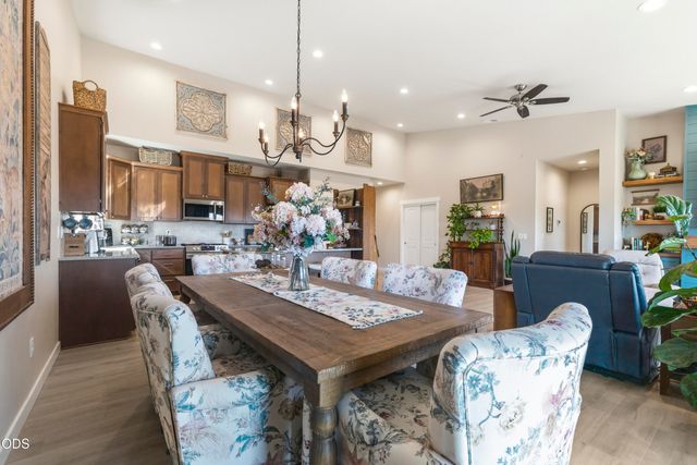 1681 Thomas Road, Medford, OR 97501