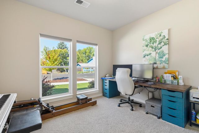 1681 Thomas Road, Medford, OR 97501