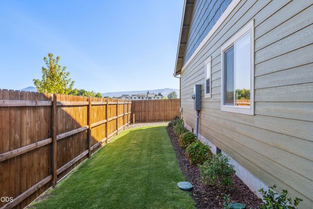 1681 Thomas Road, Medford, OR 97501