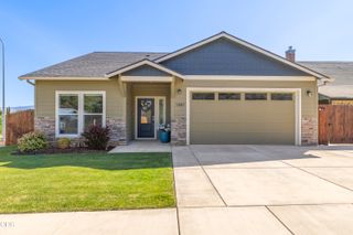 1681 Thomas Road, Medford, OR 97501