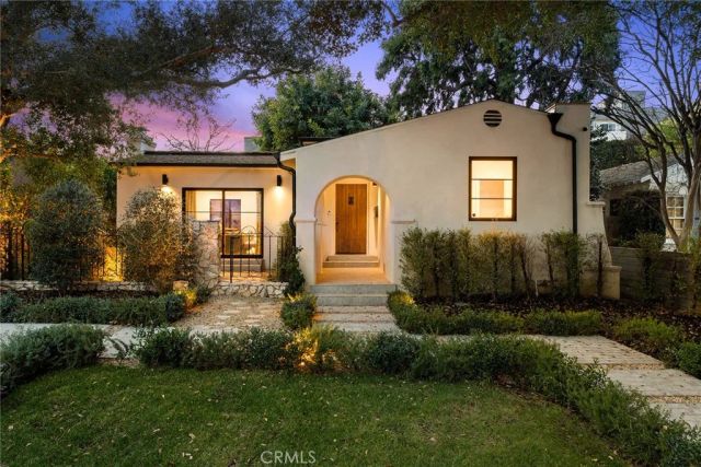 4935 Agnes Avenue, Valley Village, CA 91607