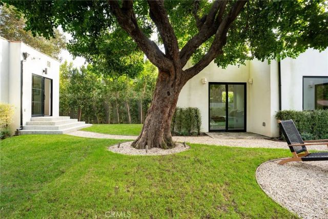 4935 Agnes Avenue, Valley Village, CA 91607