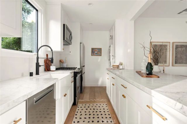 4935 Agnes Avenue, Valley Village, CA 91607