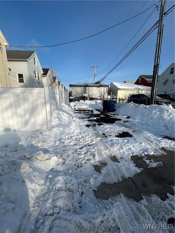 5 Humphrey Road Upper, Buffalo, NY 14207