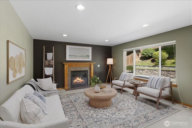 801 Darwins Way, Granite Falls, WA 98252