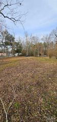 14 Williams Ditch Rd, Cantonment, FL 32533
