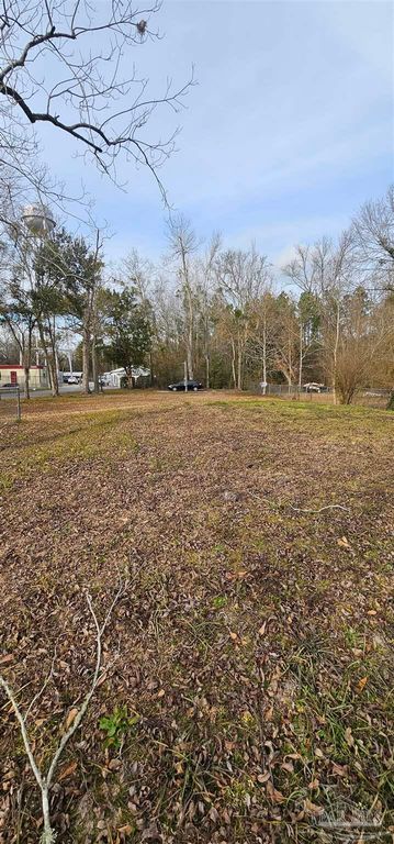 14 Williams Ditch Rd, Cantonment, FL 32533