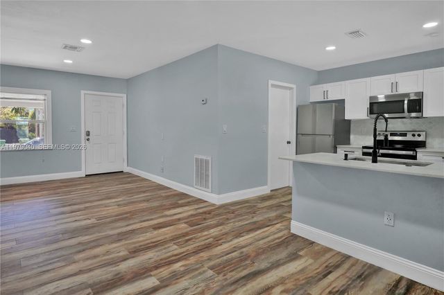 607 SW 9th St, Fort Lauderdale, FL 33315