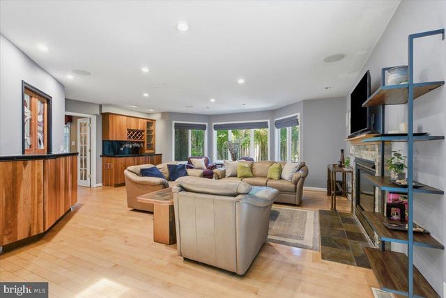 5803 HALL ST, Burke, VA 22015