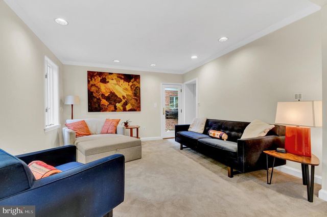 6020 BROAD ST, Bethesda, MD 20816