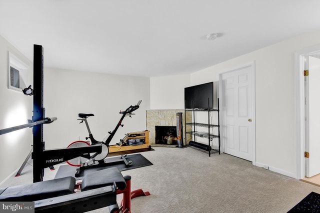 6020 BROAD ST, Bethesda, MD 20816