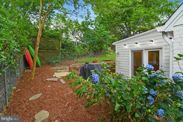 6020 BROAD ST, Bethesda, MD 20816