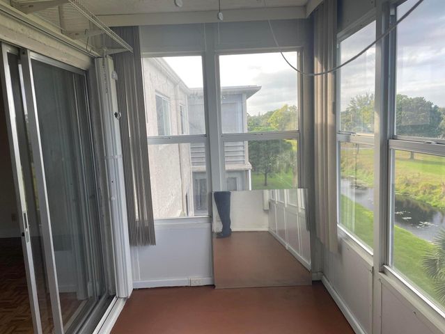 725 Lori Drive 406, Palm Springs, FL 33461