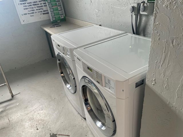 725 Lori Drive 406, Palm Springs, FL 33461