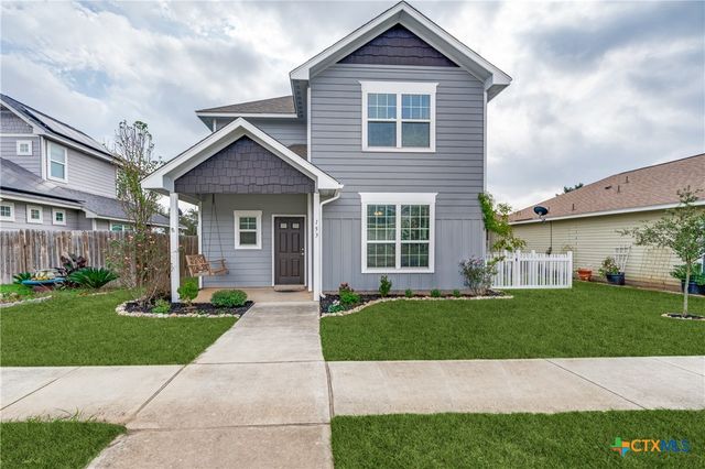 153 Lark Hill Road, Floresville, TX 78114