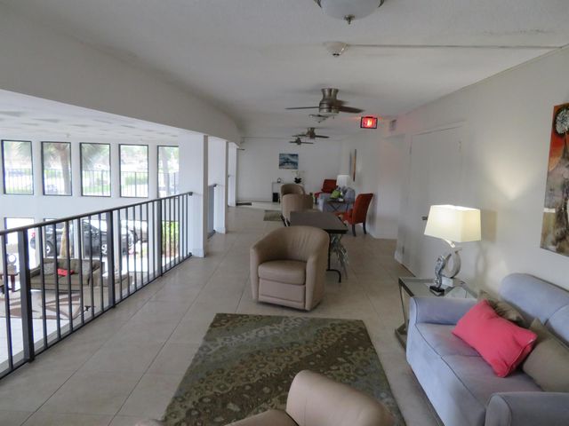 9233 SW 8th Street 117, Boca Raton, FL 33428