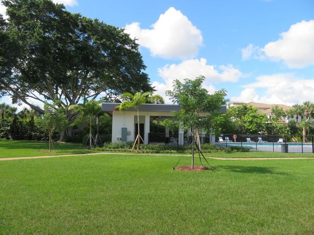 9233 SW 8th Street 117, Boca Raton, FL 33428