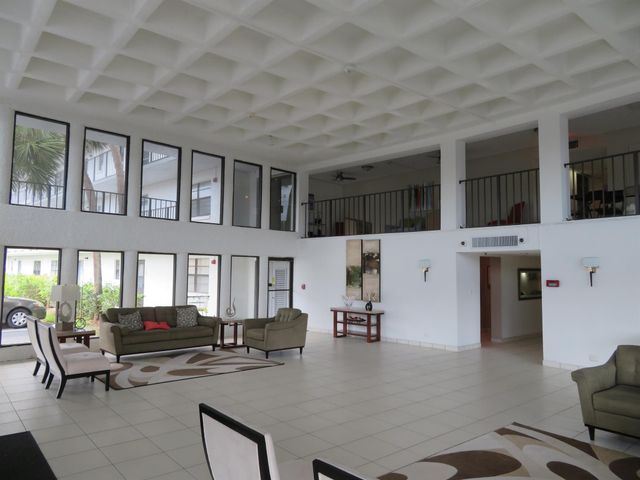 9233 SW 8th Street 117, Boca Raton, FL 33428